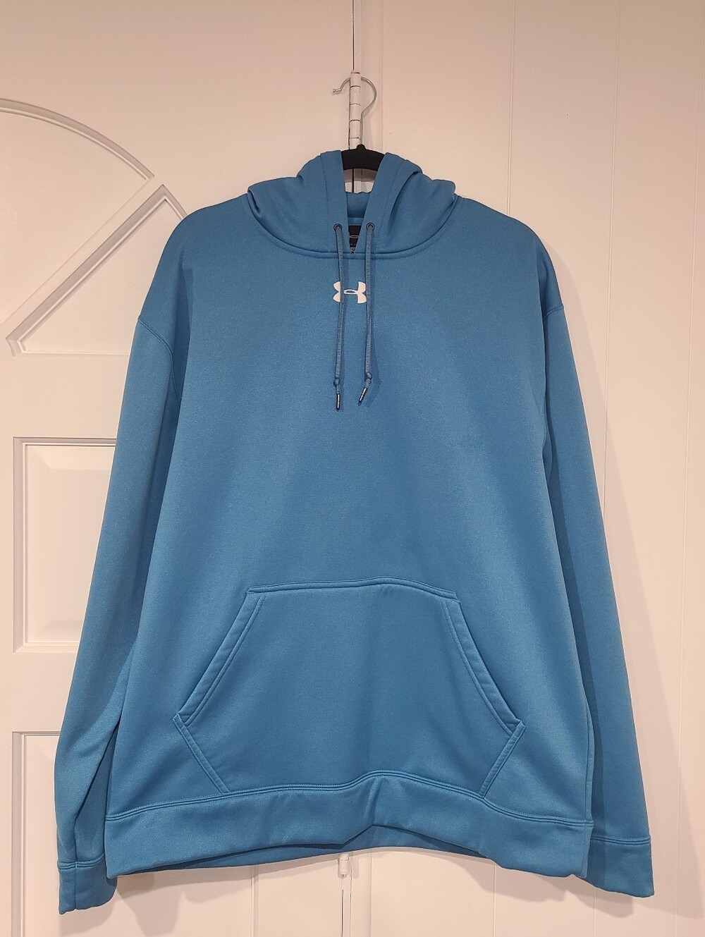 EUC UNDER ARMOUR HOODIE